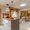 Three-Bedroom Apartment In Vodnjan