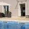 Stunning Home In Fradelani With Wifi - Šivati