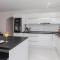 Four-Bedroom Holiday Home In Suhovare