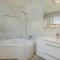 Nice Home In Njivice With Wifi - 奈维斯
