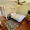 Private Bedroom Suite 1 in Cozy Comfy Bungalow 10 min from downtown