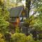 ENJOY COZY Tree House Hills Forest Gardens Beautiful Views Sauna Hotbath
