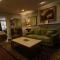 17 E Jones Garden - سافانا