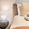 Elegant 2BD Apartment near Acropolis by ILSOFOIR Collection - Atény