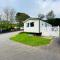 3 Bedroom Delightful Caravan with Outside Space, Parking, In Newquay - 纽基