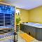 Amazing Home With Swiming Pool - Gačice