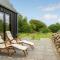 4 Bedroom Stunning Home In Knebel