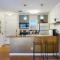 Pet Friendly Apt w Pool Minutes from Zilker Park in Austin - Austin