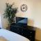 Executive Suite at Crystal City - 1BR, Metro, Gym, Pool, Sauna, 2 Queen Beds