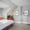 Stylish & Spacious 3 Bed Apartment with Parking