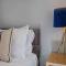 Stylish & Spacious 3 Bed Apartment With Parking