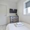 3 Bed Refurbished, Modern House, Wifi, Patio Area - Sheffield
