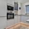 Magnificent, renovated whole house with garden