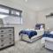 Magnificent, renovated whole house with garden