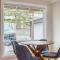 Lake View Relaxing Bellevue Home - 贝尔维尤