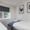 Sublime And Cosy 3 Br House - Manor