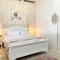 2 Floor Village House with natural environment - 万隆