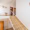 6 Bedroom Nice Home In Murvica