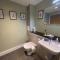 The Classrooms, Loch Ness Abbey - 142m2 Lifestyle & Heritage apartment - Pool & Spa - The Highland Club - Resort on lake shores