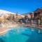 Studio Perfect Location 311 with Pool and Hot Tub - كريستيد بات