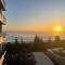 Burleigh Beach 1 bed Top Location