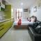 RedDoorz at TJMG by Bel Air Polaris Makati