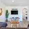 Surfers Paradise Riverfront Apartment