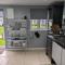 Charming Lake House nature retreat in Cotswold Water Park, South Cerney near Cirencester