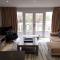 Charming Lake House nature retreat in Cotswold Water Park, South Cerney near Cirencester