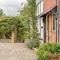 Bearwood House & Cottage