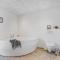 Cozy Home In Tarm With Wifi
