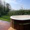 Elmhut Shepherd's Hut with Hot Tub - Minehead