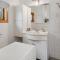 3 Bedroom Stunning Home In Væggerløse - Bøtø By