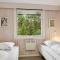 Stunning Home In Fårvang With Wifi