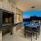 Luxury Villa RoMa 1 ,with heated saltwater pool, parking, high speed Internet, BBQ, - Bajnice