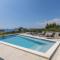 Luxury Villa RoMa 1 ,with heated saltwater pool, parking, high speed Internet, BBQ, - Bajnice