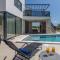 Luxury Villa RoMa 1 ,with heated saltwater pool, parking, high speed Internet, BBQ, - Bajnice