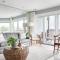 Stunning Waterfront, Updated TC Condo with Pool! - 特拉弗斯城