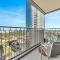 Blissful Stays at Downtown Views II- 5min walk to Dubai Mall, Burj Khalifa with Infinity Pool - Dubaj