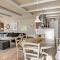 Three-Bedroom Holiday Home With A Fireplace In Melby