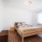 Beautiful Apartment In Karin Gornji