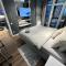 RentNow New Lux Business Apartment in the Center