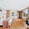 Hillside Retreat -Studio with Views