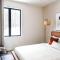 Luxurious Forest Getaway with Spa Near Tremblant - Val-des-Lacs