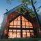 Luxurious Forest Getaway with Spa Near Tremblant - Val-des-Lacs