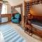 7 Bedroom Gorgeous Home In Ubbalt