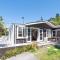 Kiwiana Bach - Lake Tarawera Holiday Home