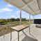 Newly built with WiFi & Healthclub, pool & gym access