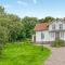 4 Bedroom Stunning Home In Ödeshög