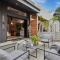 Catalyst Retreat - Stylish, Pets, Accessible, Sauna